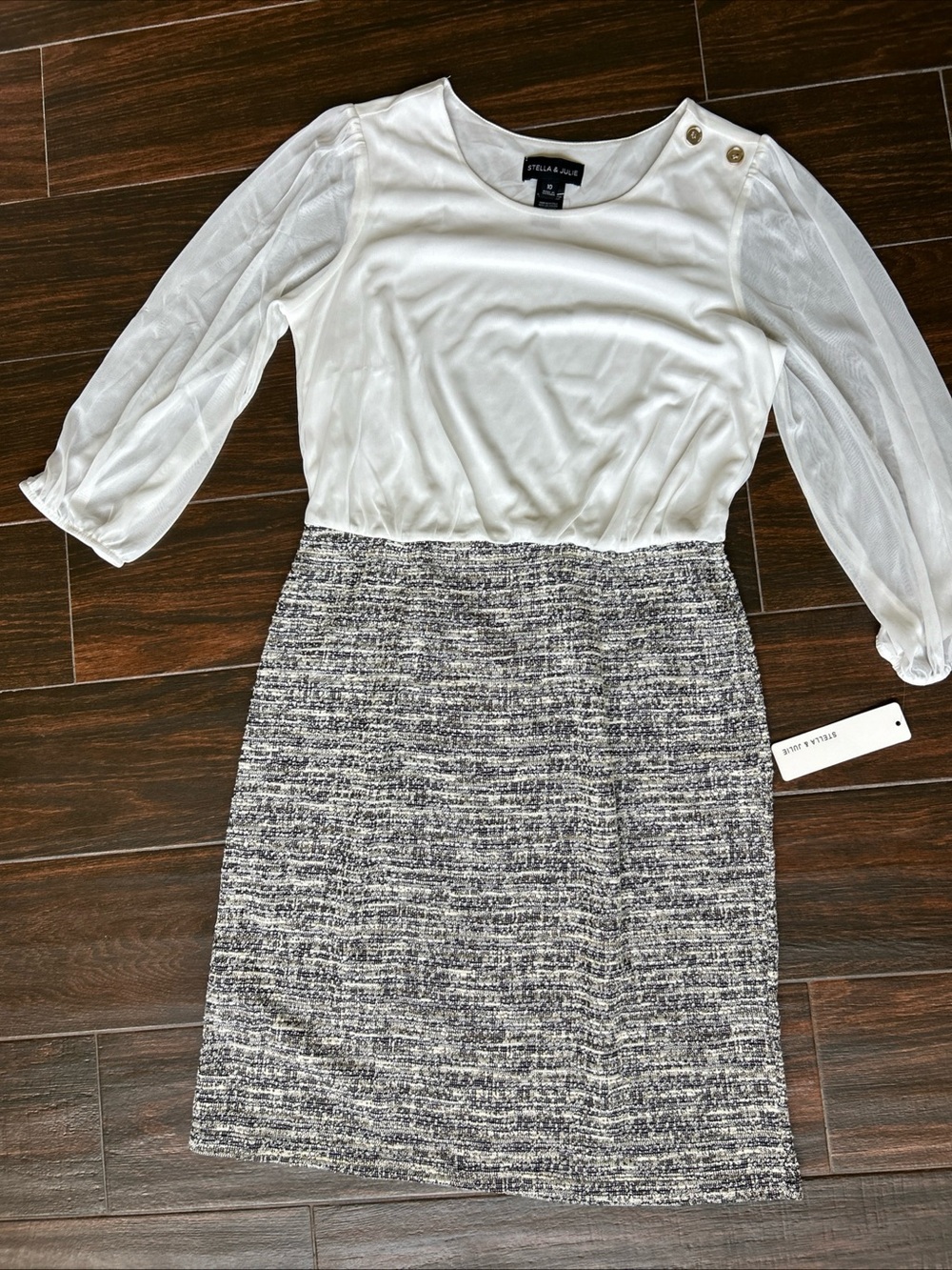 Stella & Julie White and Gray Long Sleeve Sheath Dress